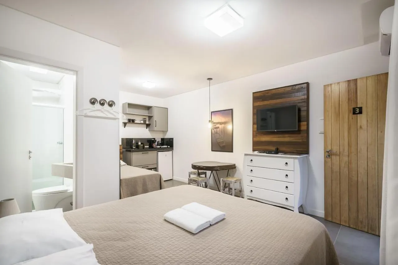 Banzai Brava Suites Itajai Guest house