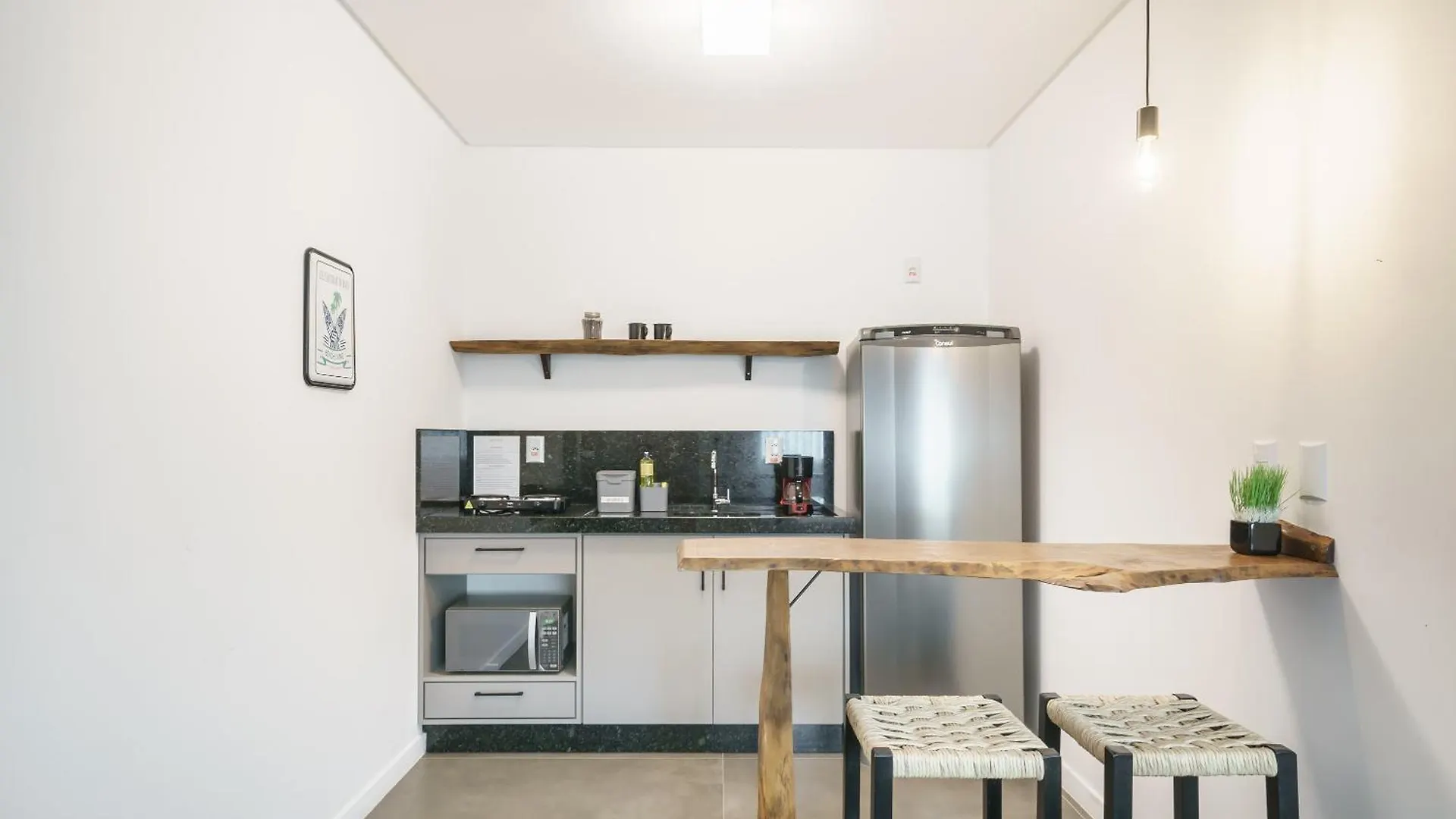 Banzai Brava Suites Itajai Guest house