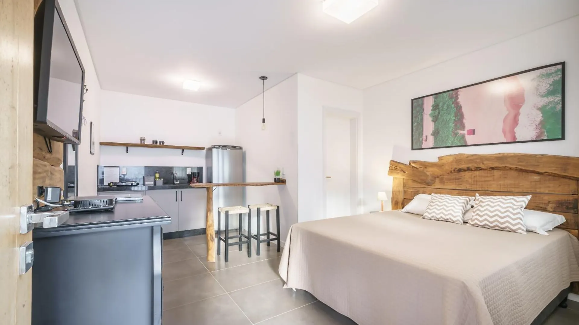 Banzai Brava Suites Itajai 0*,